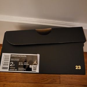 Jordan 3 Retro (PS), 2Y, and Blue & Grey in color